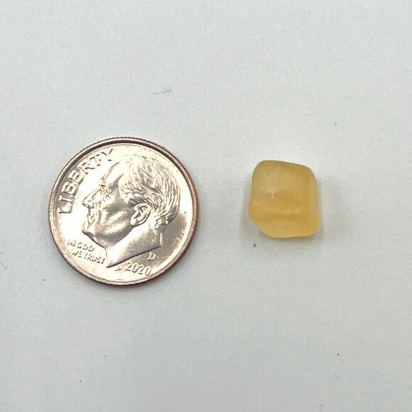 Bead Yellow Calcite Chip Jewelry 2.6 Ounces Entire Bag - Picture 2 of 2